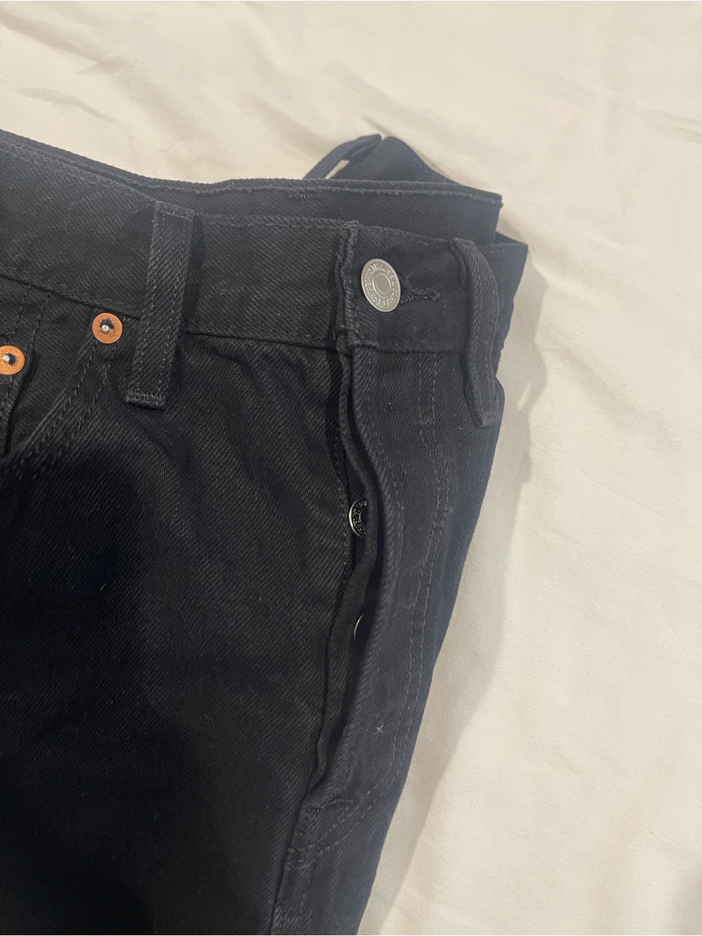 Levi's Black Distressed Raw-Hem Denim Mini Skirt SZ 26 - Picture 5 of 6
